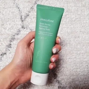 Mặt nạ tẩy tế bào chết Innisfree Green Barley Gommage Peeling Mask 120ml – Bí quyết làm mịn da từ lúa mạch xanh đảo Jeju Hàn Quốc