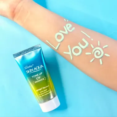 Kem chống nắng Skin Aqua Tone Up UV Essence 80g – Giải pháp bảo vệ và hiệu chỉnh tông da rạng rỡ từ Nhật Bản