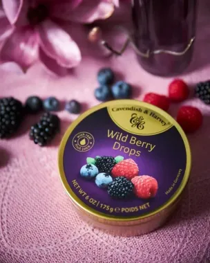 Kẹo dâu rừng cao cấp Cavendish & Harvey Wild Berry Drops 175g – Hương vị quả mọng đậm đà từ nước ép trái cây thật của Đức