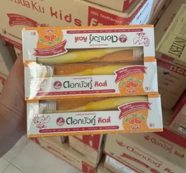 Bộ kem đánh răng trẻ em Dok Bua Ku 35g kèm bàn chải – Giải pháp chăm sóc nụ cười xinh cho bé từ Thái Lan