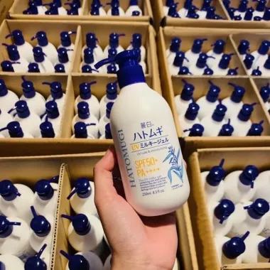 Sữa dưỡng thể chống nắng Reihaku Hatomugi UV Care & Moisturizing Milky Gel 250ml – Dưỡng ẩm & chống nắng chuẩn Nhật