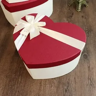 Hộp quà trái tim size 22